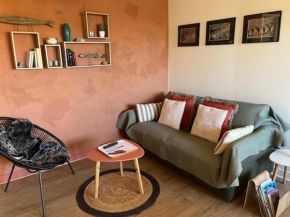 Charmant T2 rénové, parking privé, proche plage et commerces, idéal déplacement à pied - FR-1-749-56